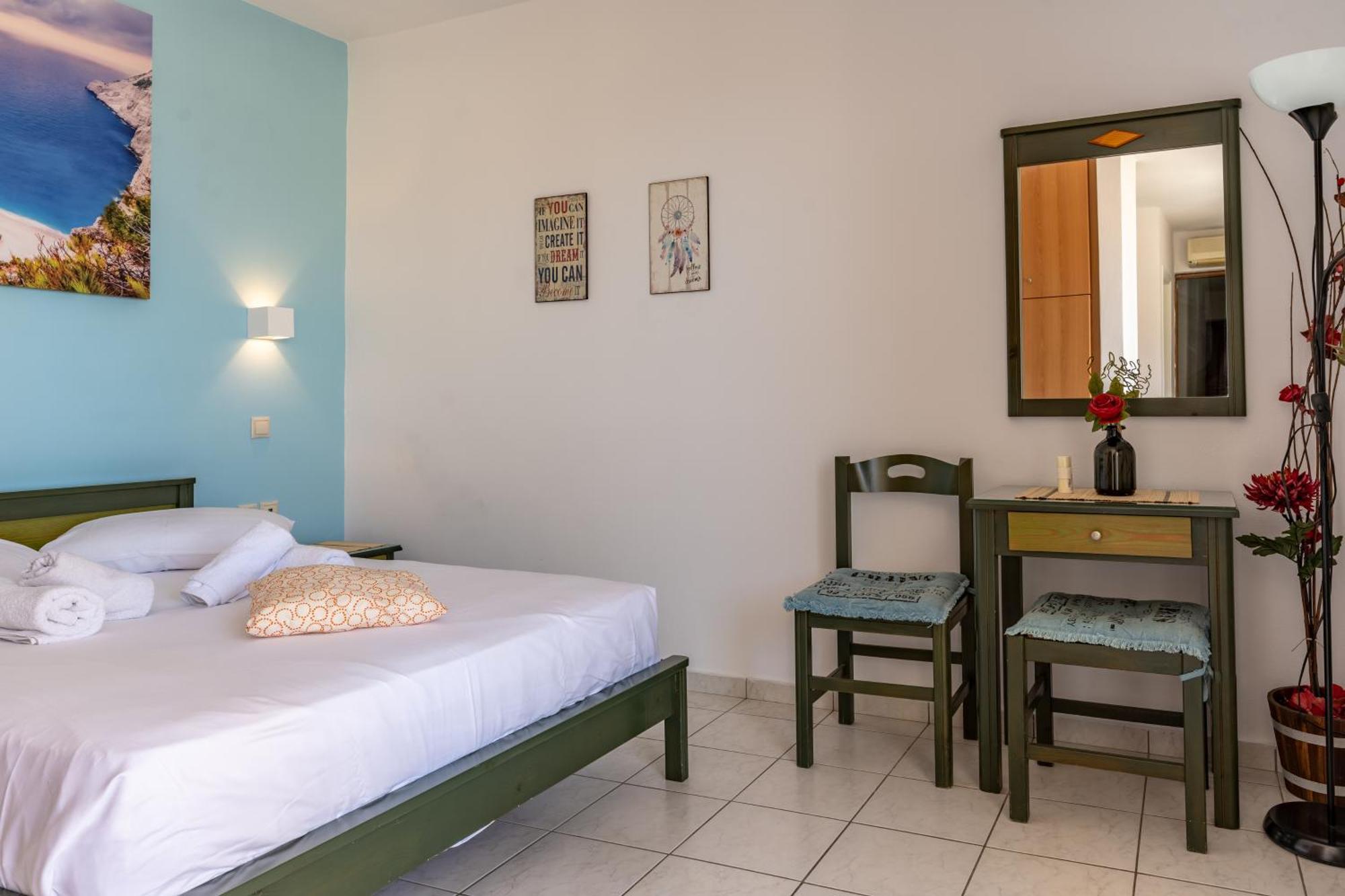 Seafront Spirit Apartments Zakynthos Town Phòng bức ảnh