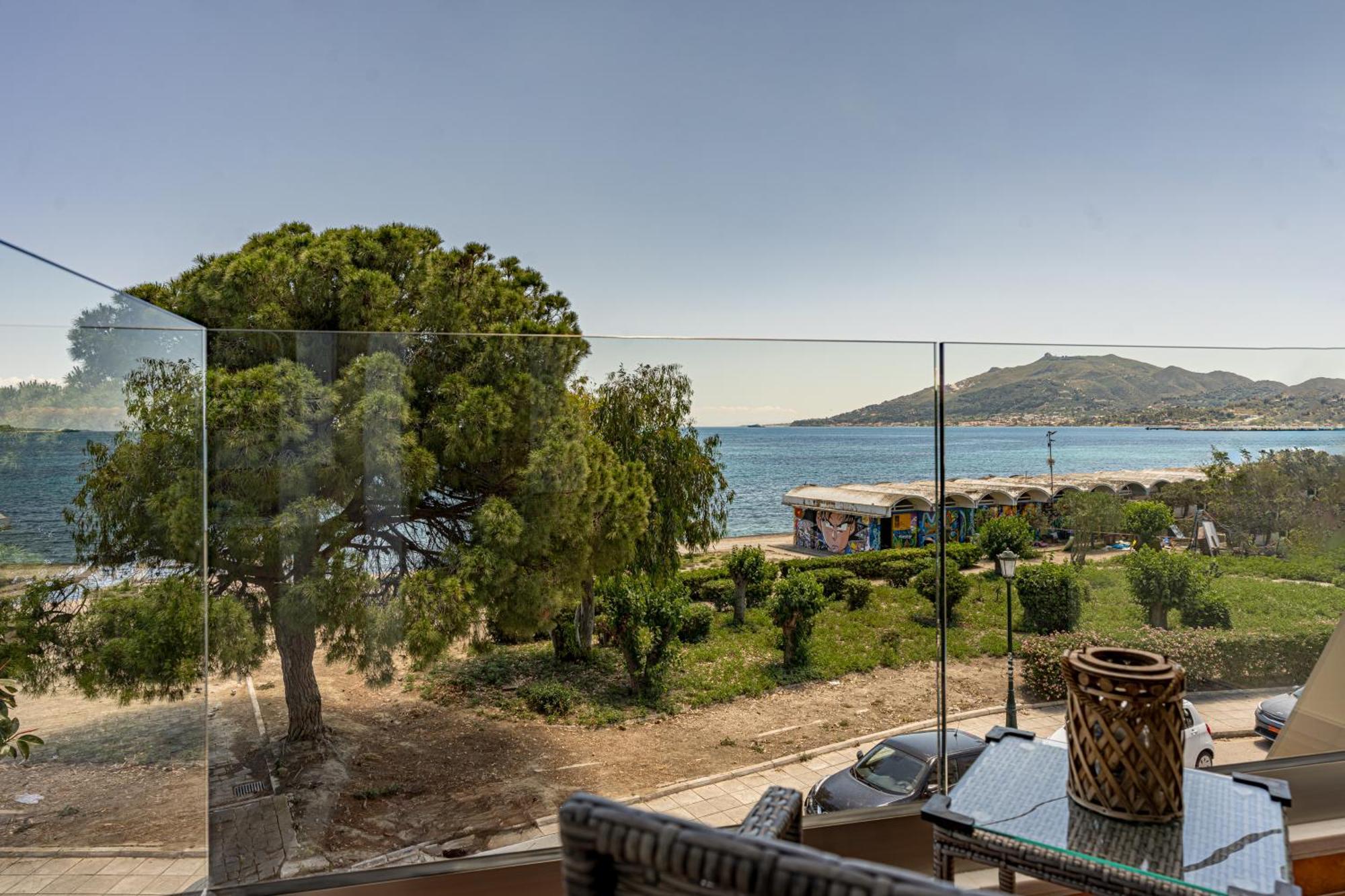 Seafront Spirit Apartments Zakynthos Town Ngoại thất bức ảnh